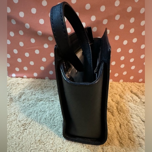 Kate Spade Crossbody - Picture 2 of 9